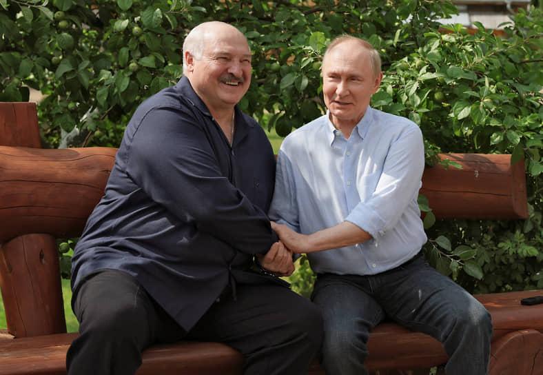 Putinas įsikibo į Lukašenką, reikalaudamas įtraukti Baltarusiją į karą prieš Ukr...