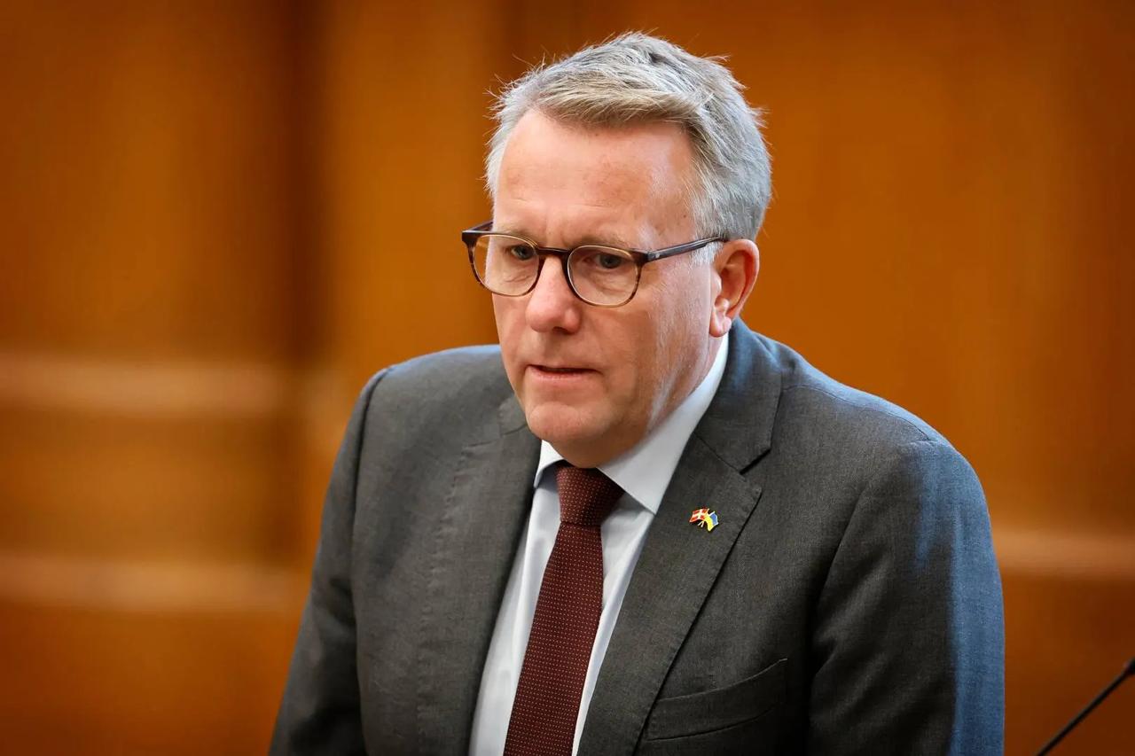 Danijos kairioji vyriausybė nusitaikė į islamo kvietimą maldai

Danijos imigraci...