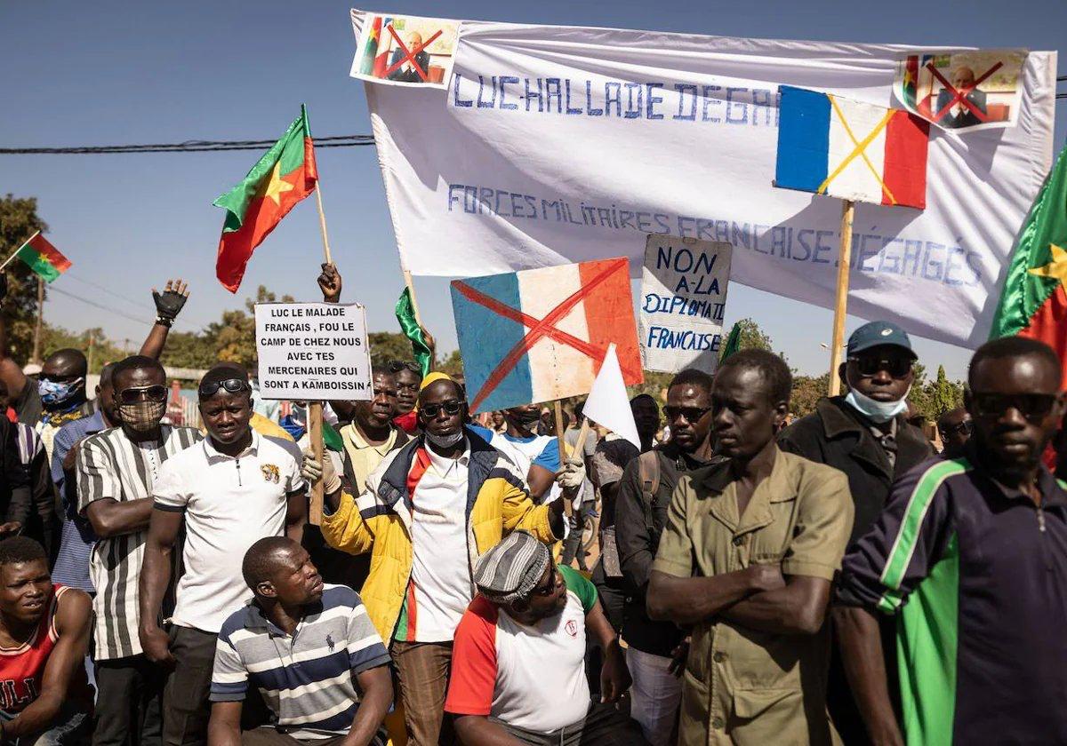 Didelis: Burkina Fasas šiandien nutraukė diplomatinius santykius su Prancūzija,...