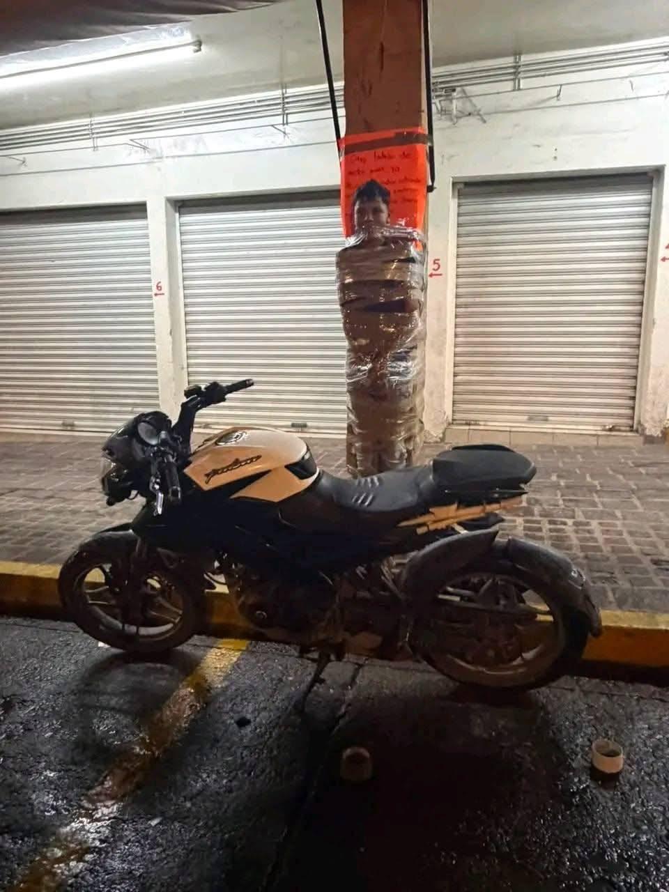 Meksikoje atsirado savas Betmenas

Lagoso de Moreno mieste nežinomas asmuo paske...
