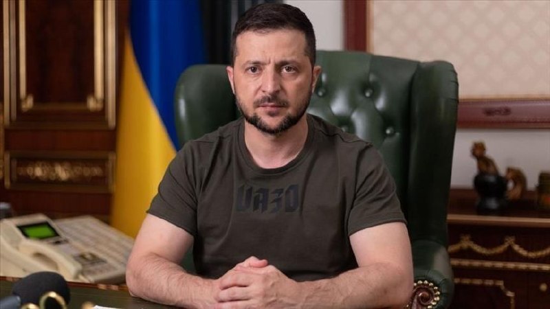🇺🇦 Zelenskis pasveikino ukrainiečius su Konstitucijos diena.

Lygiai prieš 30...