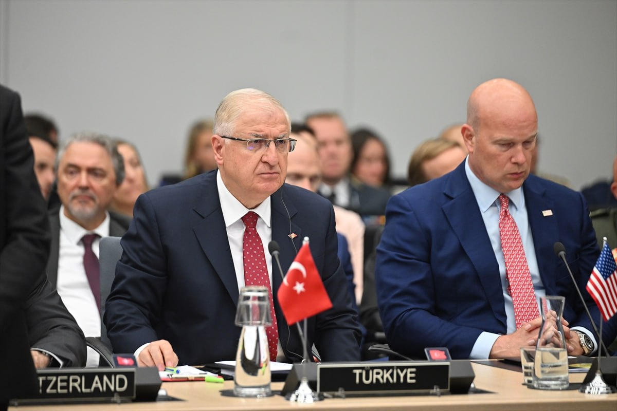 Jungtinės Valstijos nesiekia pasitraukti iš NATO, pareiškė Turkijos gynybos mini...