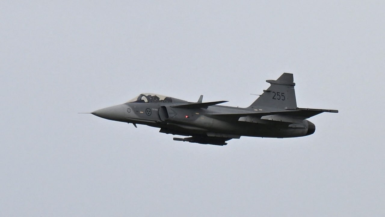 Švedijos „Saab“ pasirašė 2,54 mlrd. dolerių vertės sutartį dėl 16 naikintuvų „Gr...