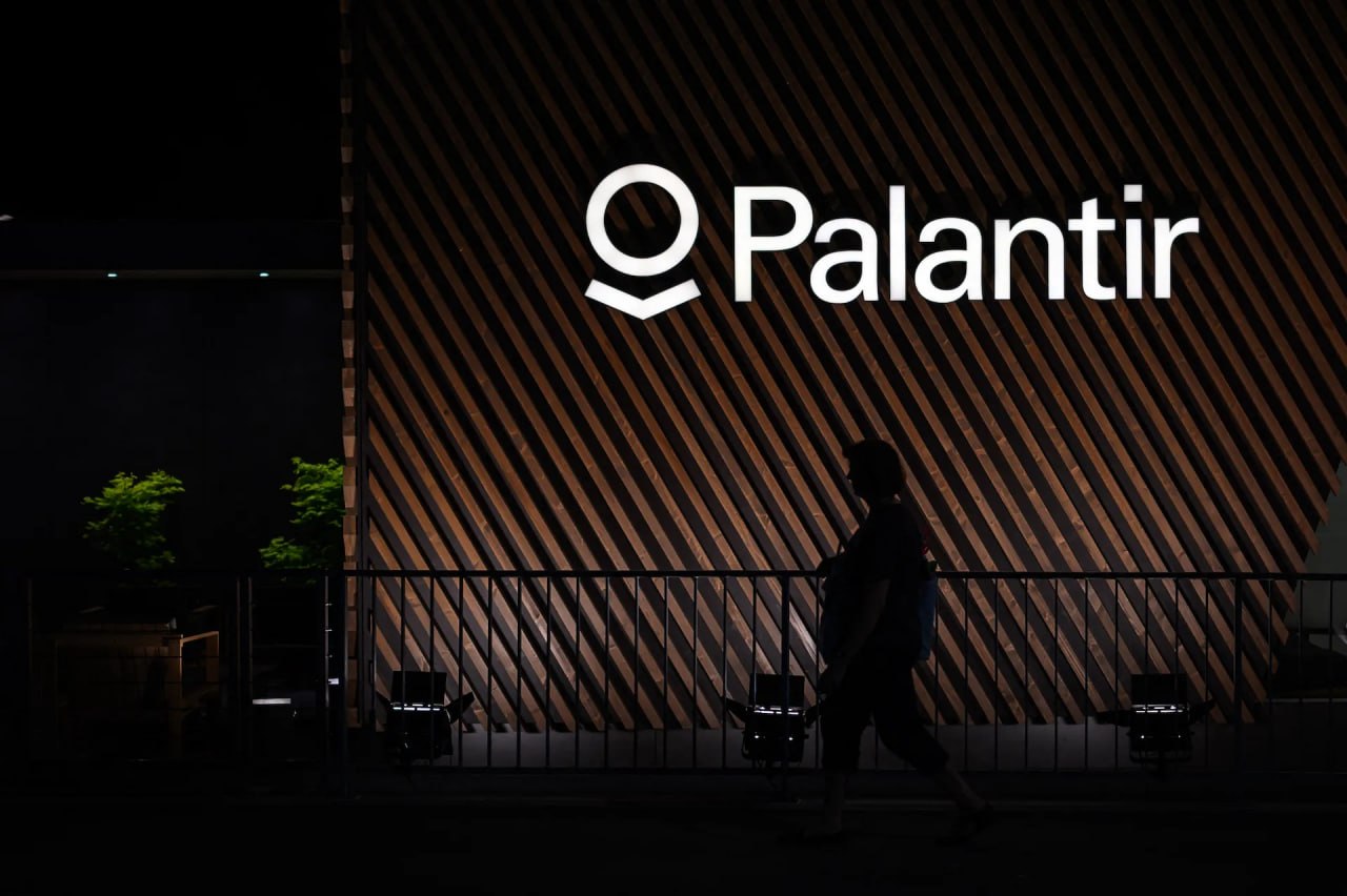 Ispanija nurodė įtraukti JAV technologijų milžinę „Palantir“ į juodąjį sąrašą va...