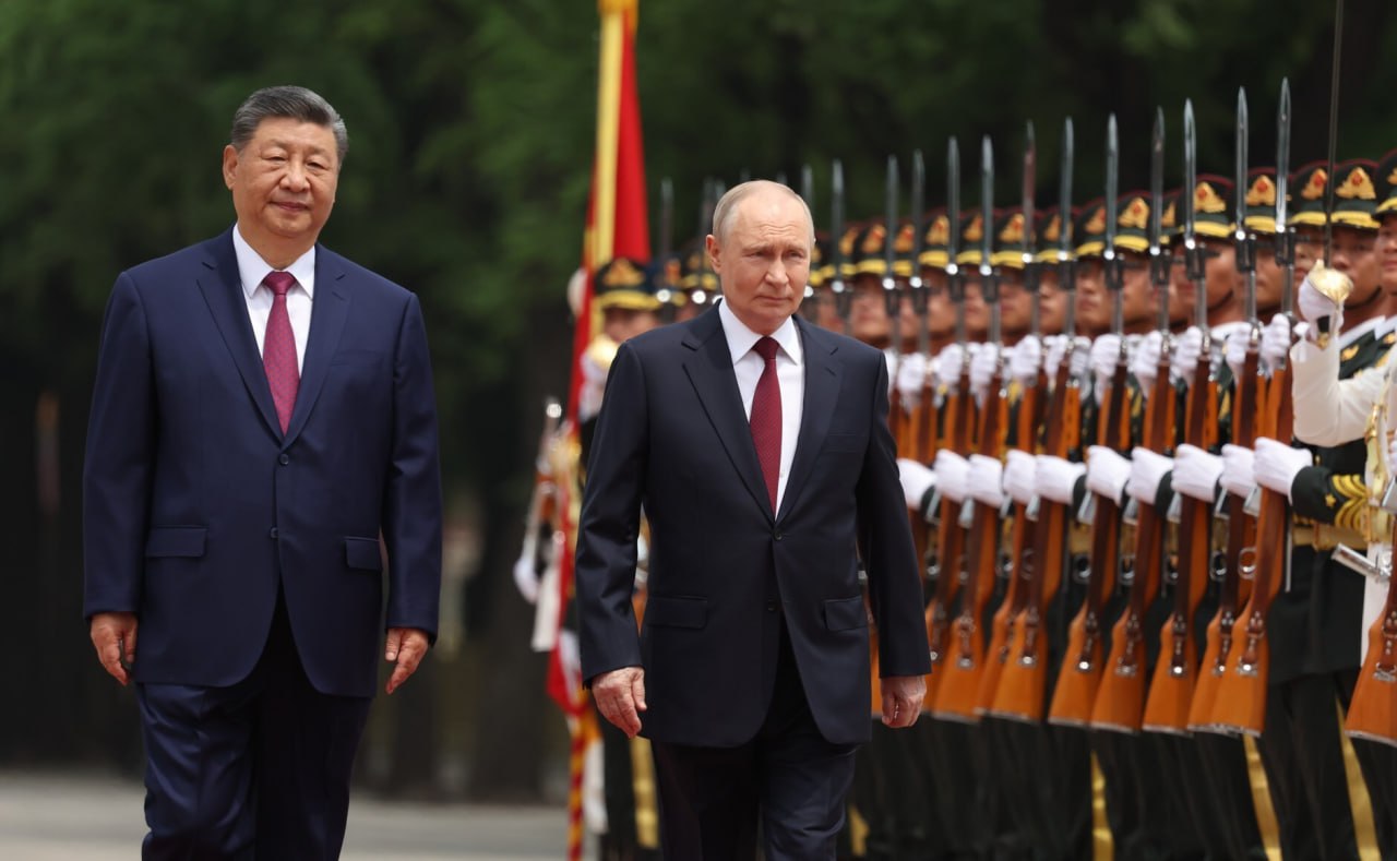 Putinas patvirtino slaptą Kinijos Rusijos pajėgų apmokymą.
Įslaptinti dokumenta...