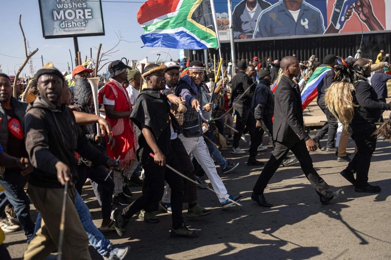 Pietų Afrikoje plinta antiimigraciniai protestai: suimta 900 žmonių.

Antradienį...