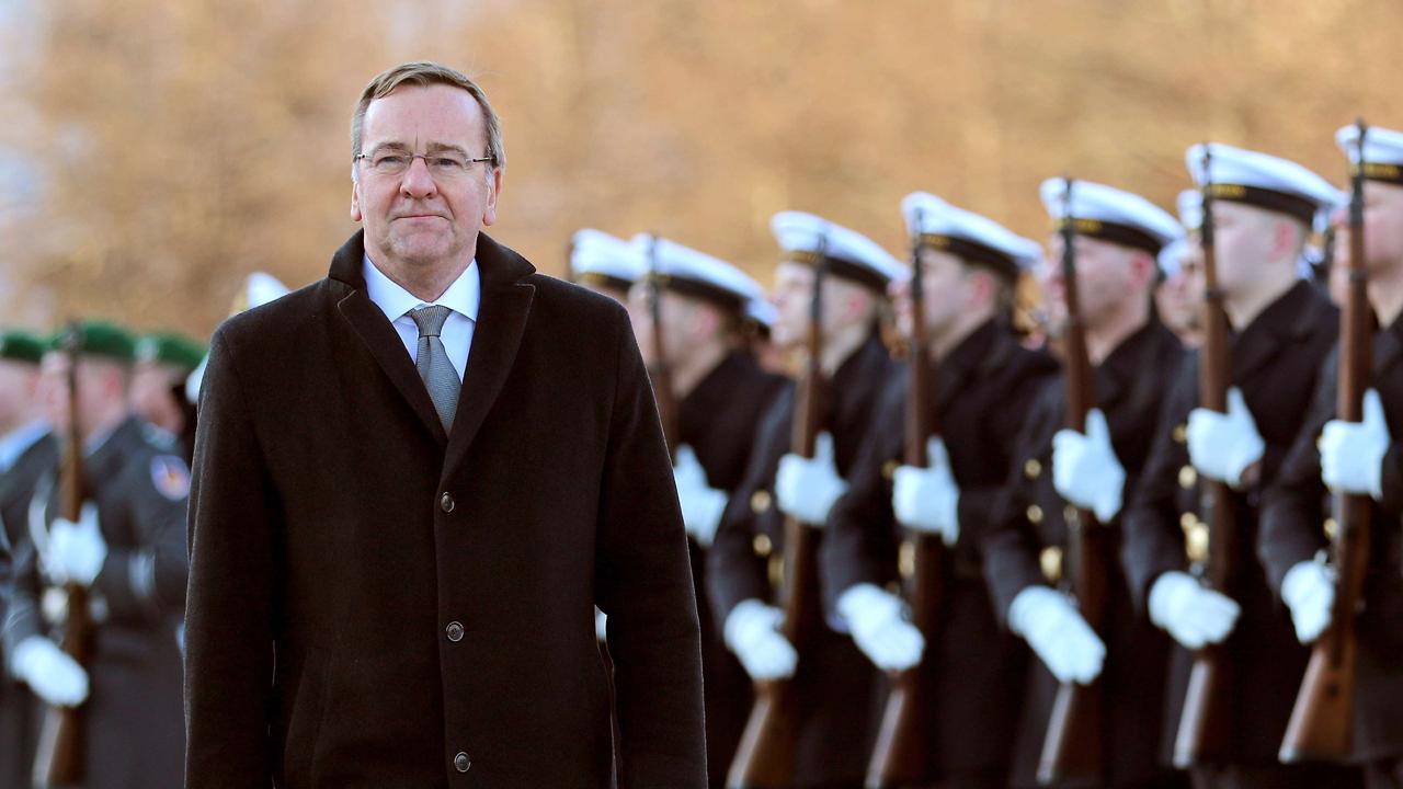 Vokietija atmetė Trumpo raginimą besąlygiškai ištikimybei NATO.

Gynybos ministr...