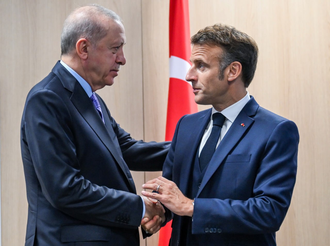 Prancūzija svarsto strateginį santykių perkrovimą su Turkija, keičiantis Europos...