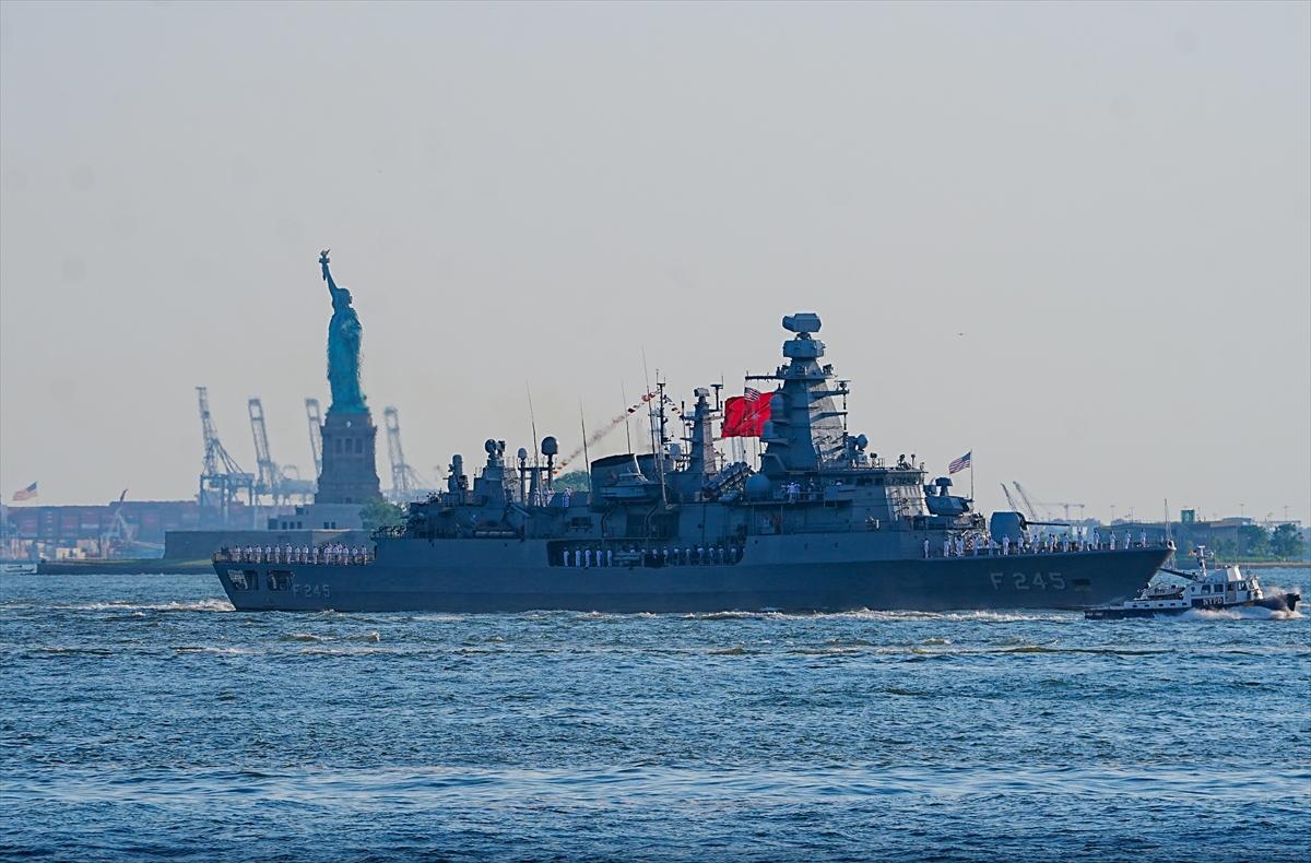 TCG Oruçreis atplaukė į JAV 250-mečio iškilmes

Turkijos fregata TCG Oruçreis at...
