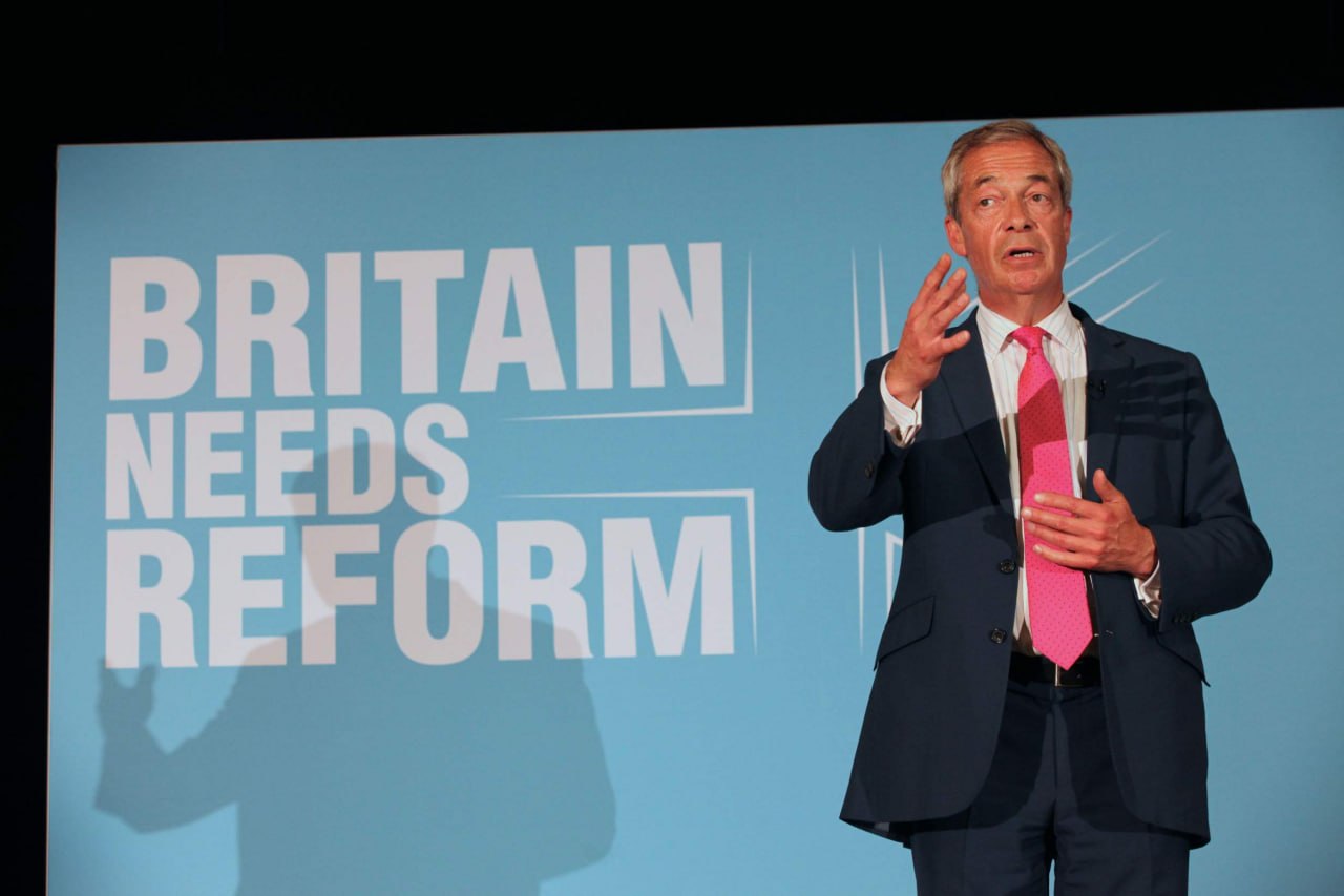 Nigelas Farage'as kaltinamas nedeklaravęs finansinės paramos iš ilgamečio padėjė...