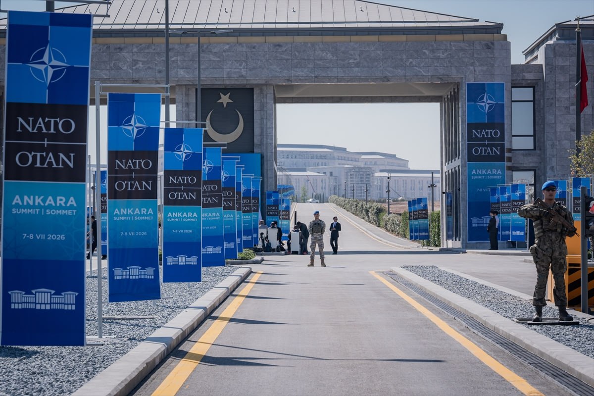 Pateikiama visa NATO Ankaros viršūnių susitikimo programa.
Oficiali 2026 m. NAT...