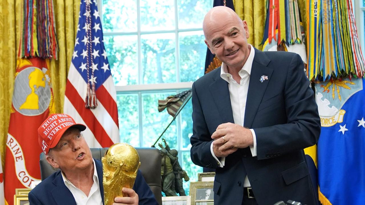 FIFA prezidentas Gianni Infantino sakė, kad pranešė Trumpui, jog JAV puolėjo Fol...