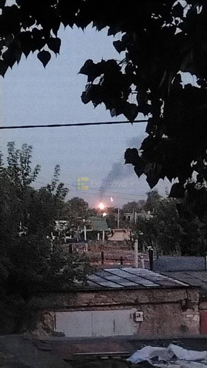 Dronai atakavo Saratovo naftos perdirbimo gamyklą: po smūgio kilo gaisras

Po sm...