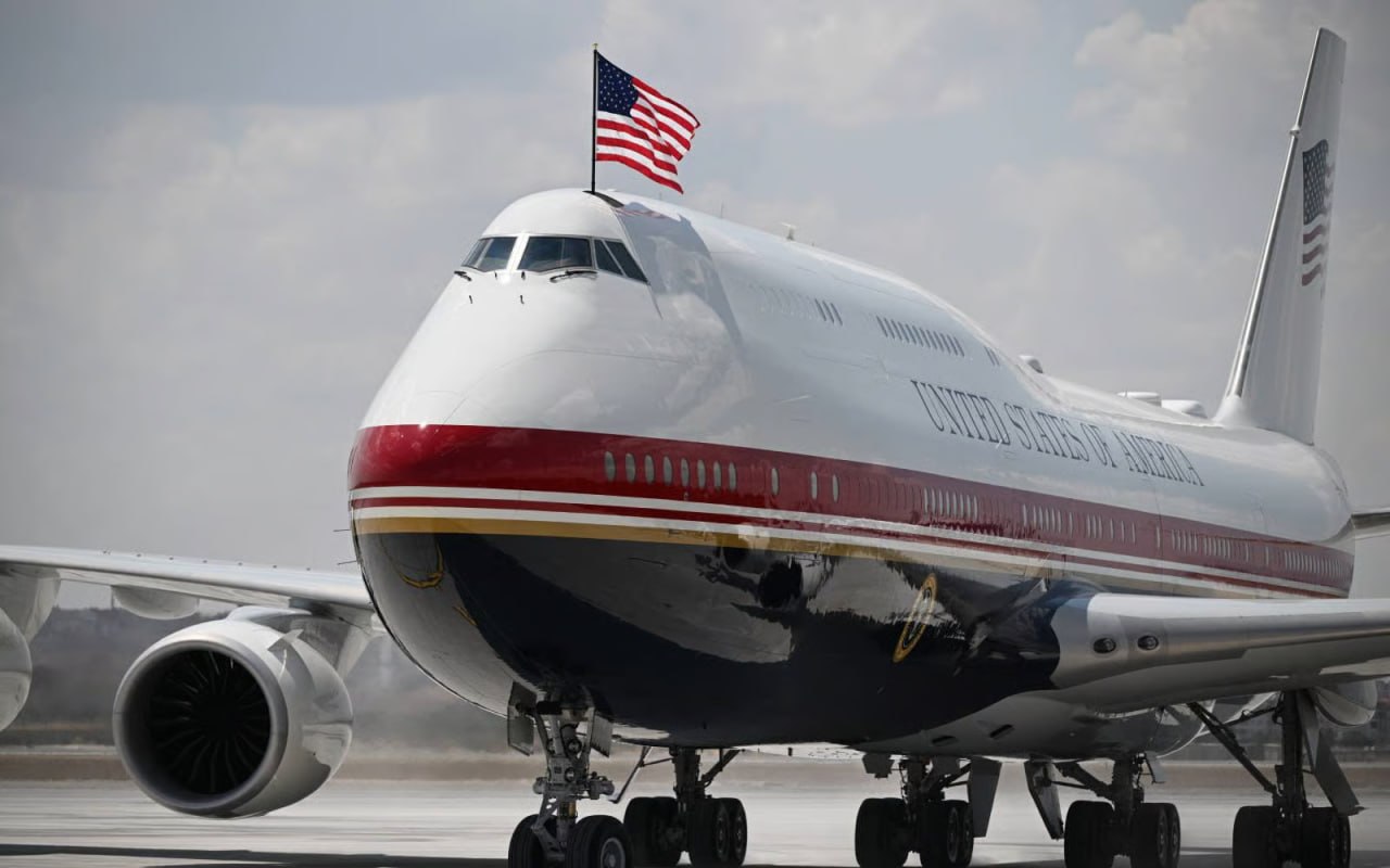 Slaptoji tarnyba patarė Trumpui išvykti iš Turkijos senesniu „Air Force One“ lėk...