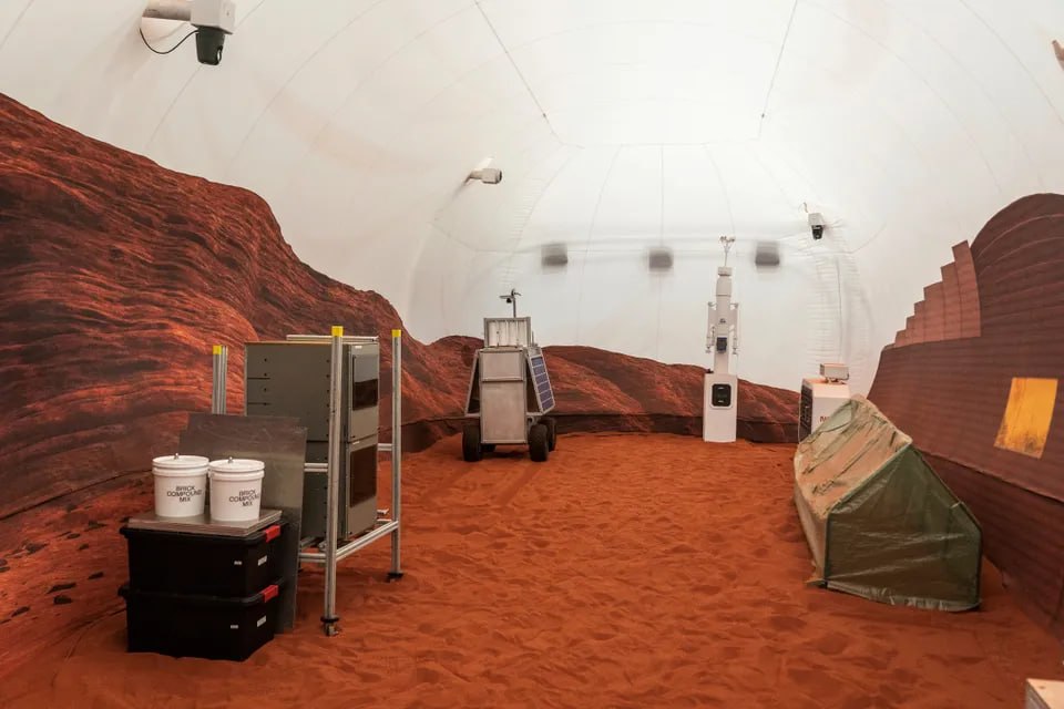 NASA ieško 4 savanorių, kurie praleistų vienerius metus imituotoje Mėnulio/Marso...