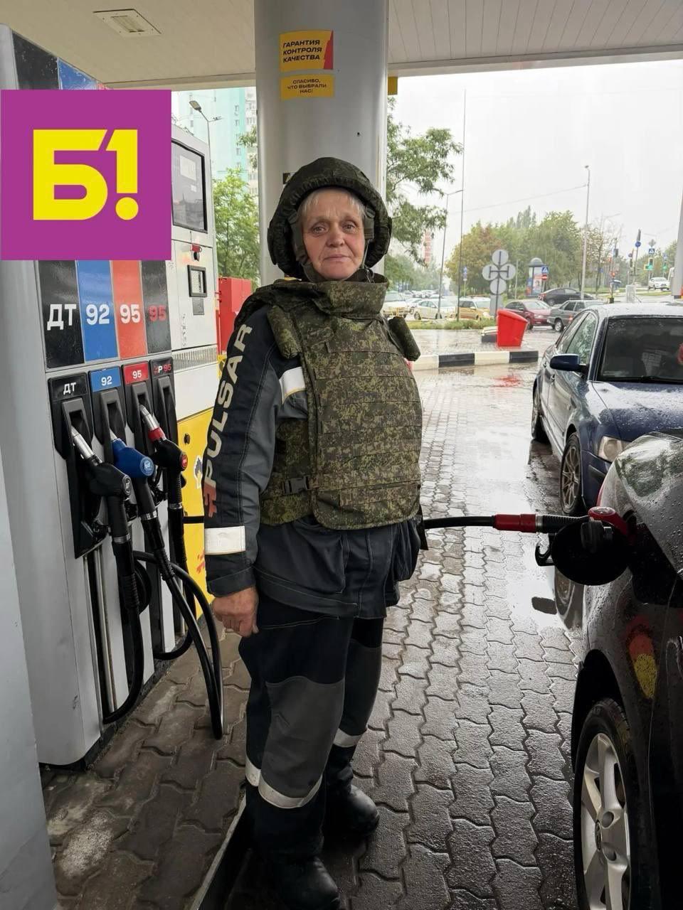 Belgorodo degalinėse – sava atmosfera.

Ar bent jau įpila fronto šimtą gramų?