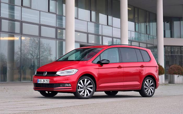 Volkswagen bando išvengti keturių gamyklų uždarymo Vokietijoje.

Vokietijos auto...