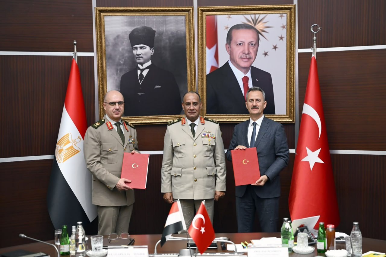 Turkija ir Egiptas pasirašė Ketinimų protokolą, kuris ateityje formuos jų gynybo...