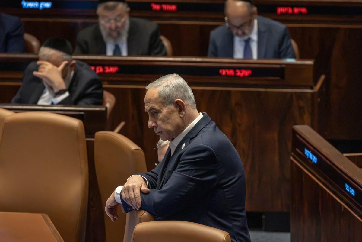 Netanyahu sparčiai stumia prieštaringus įstatymų projektus prieš rinkimus.
Izra...