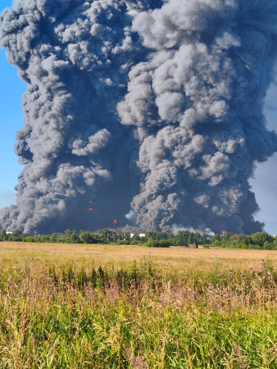 Ukrainos bepiločiai orlaiviai pataikė į didžiausią Rusijos didžiausios e-komerci...