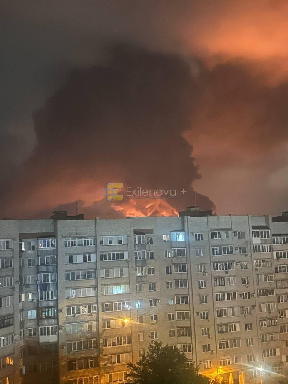 Juodojoje jūroje smogta Rusijos „šešėlinio laivyno“ tanklaiviui „Avero“ ir trims...
