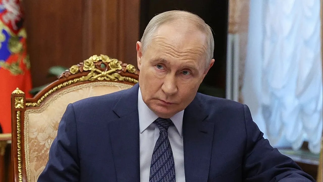 Po nesėkmingo susitikimo Aliaskoje su Donaldu Trumpu, Vladimiras Putinas sugriež...