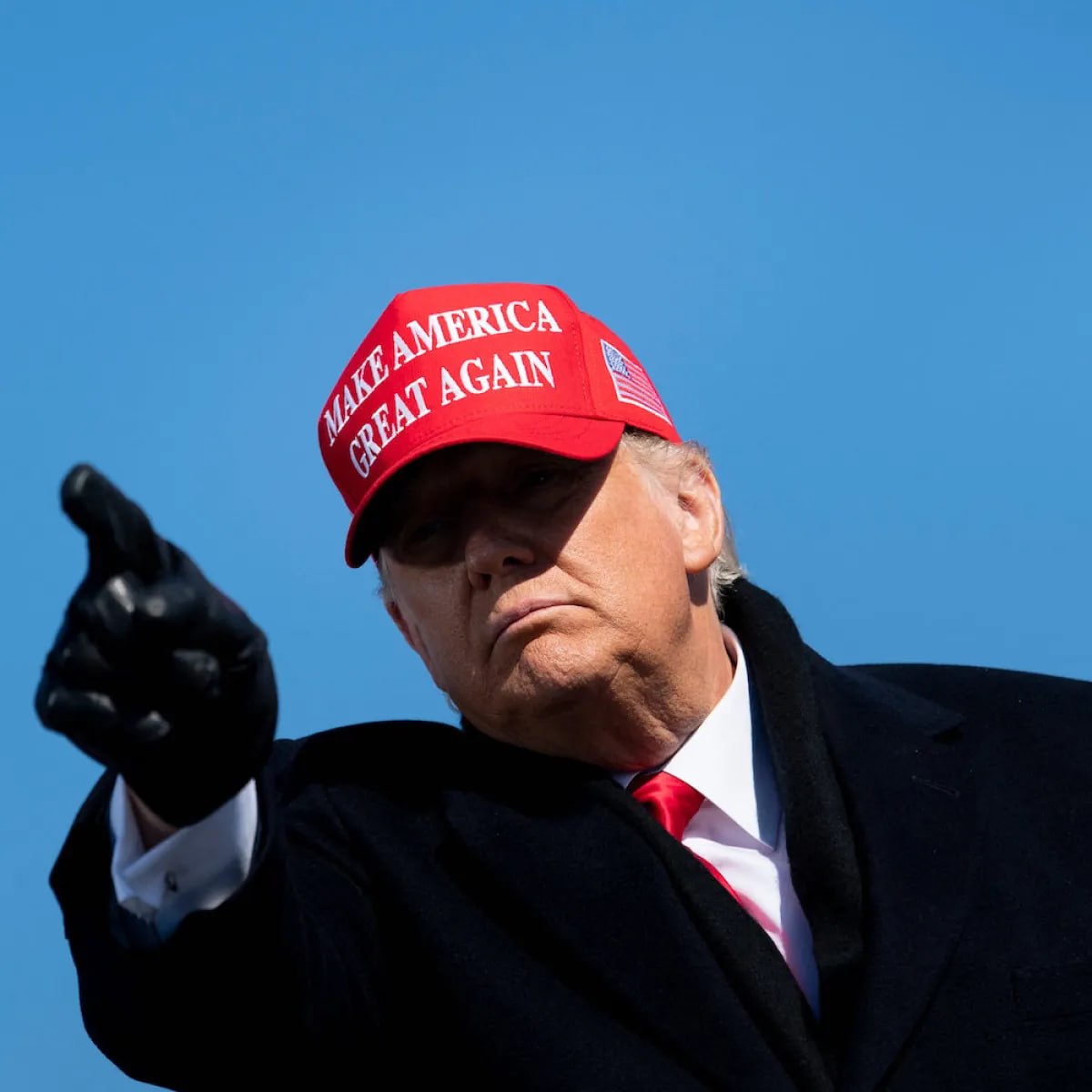 Nauja apklausa rodo, kad parama karui su Iranu mažėja net tarp Trumpo MAGA rinkė...