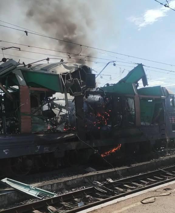 Rusija toliau smogia keleiviniams traukiniams: šį kartą – Dniepropetrovsko srity...