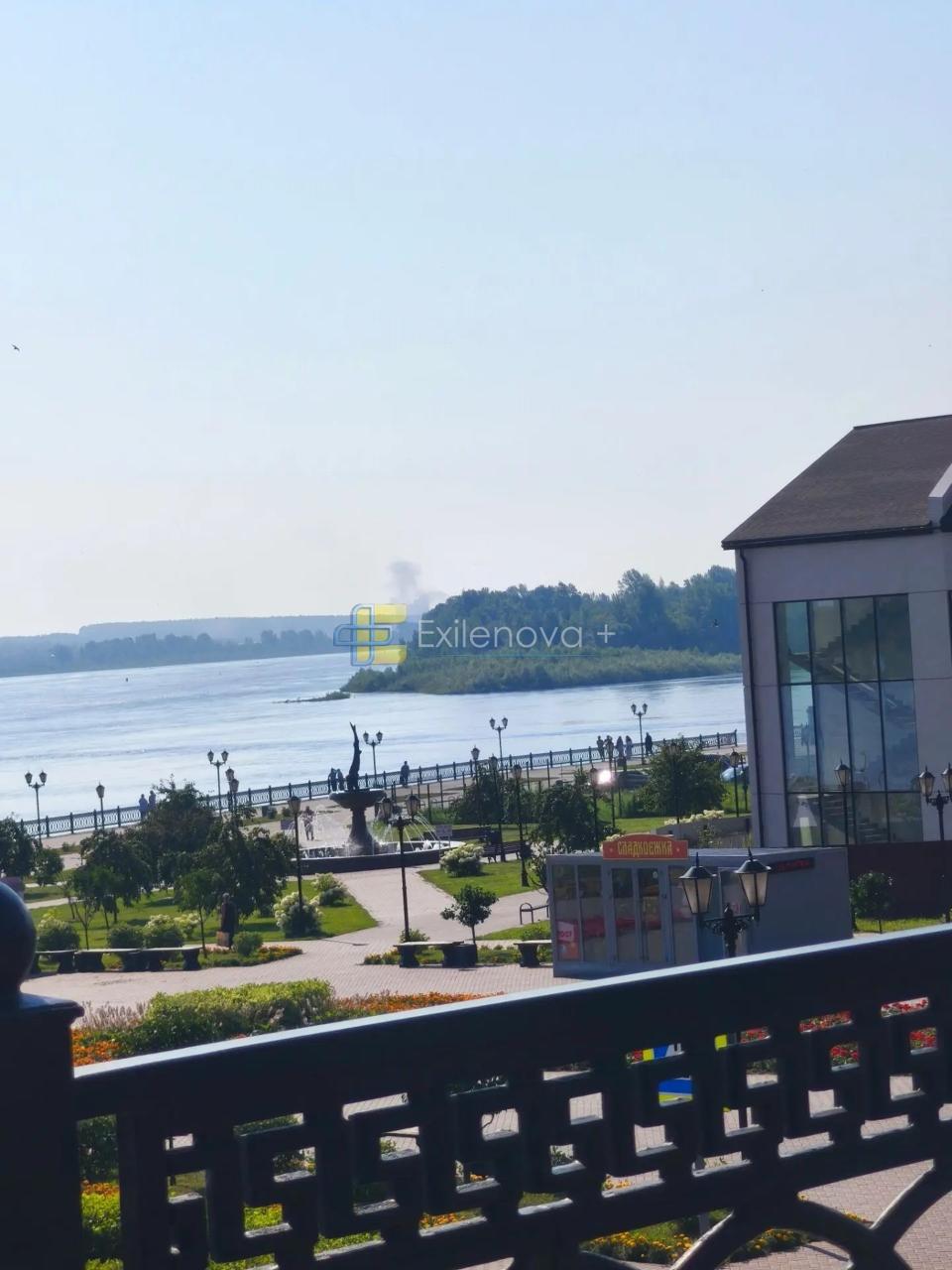 💥 Dronai pasiekė Udmurtiją.
Sarapulo gyventojai praneša apie sprogimus ir oro...